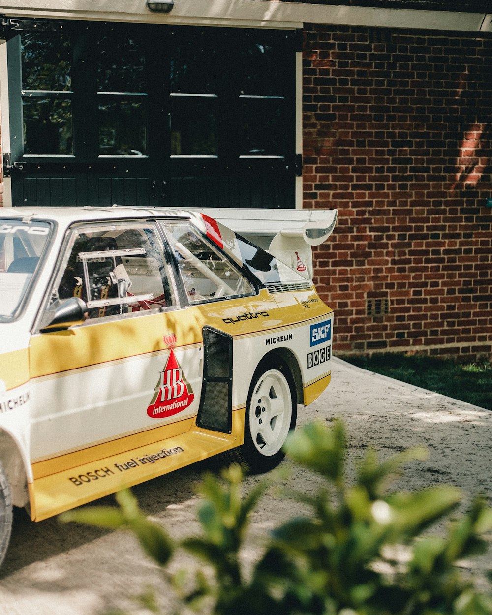 yellow and white racing car