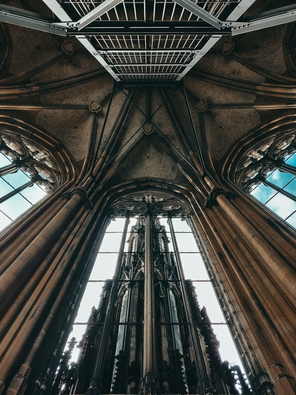 Interior gris del edificio