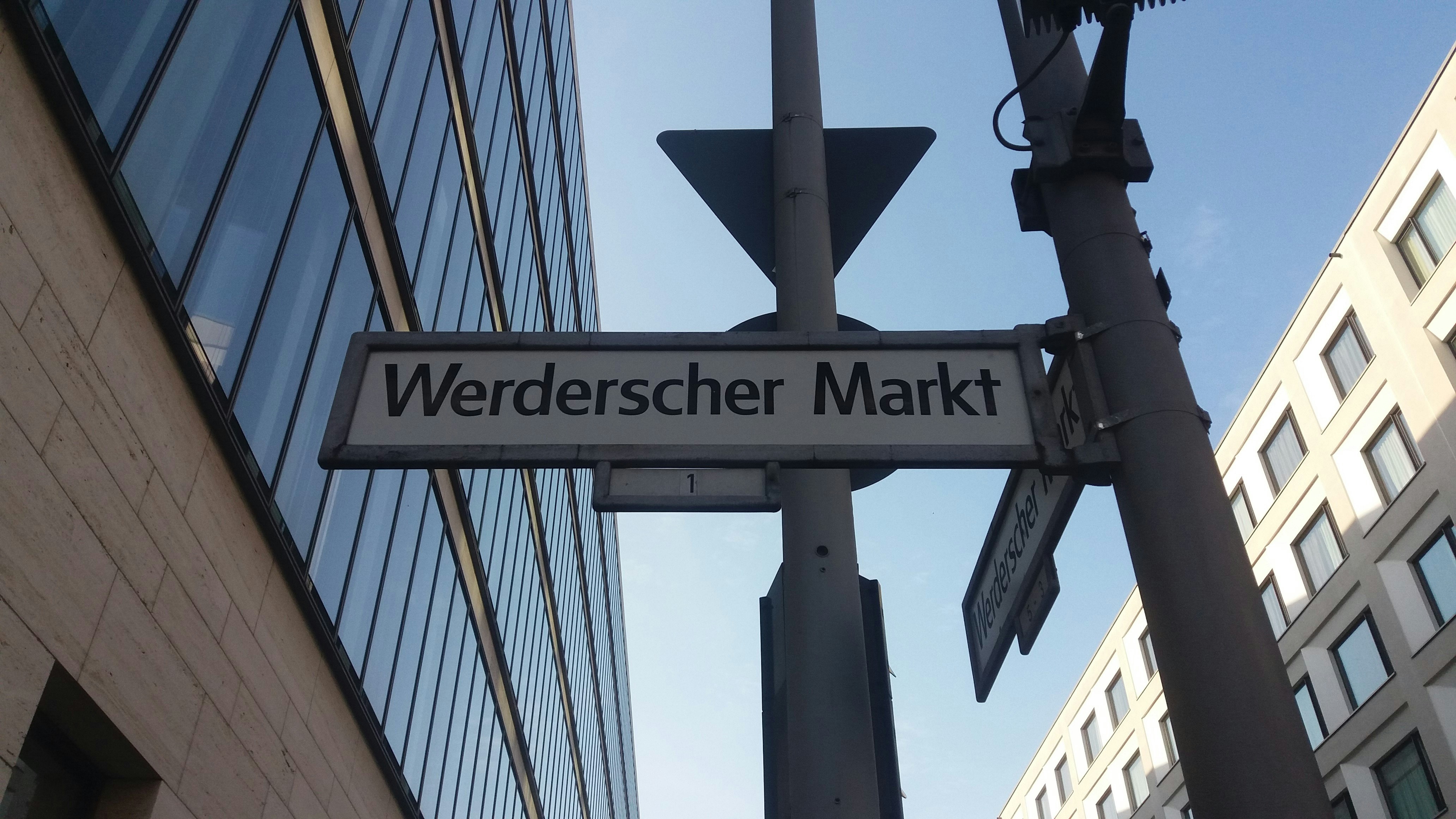 Werderscher Markt signage