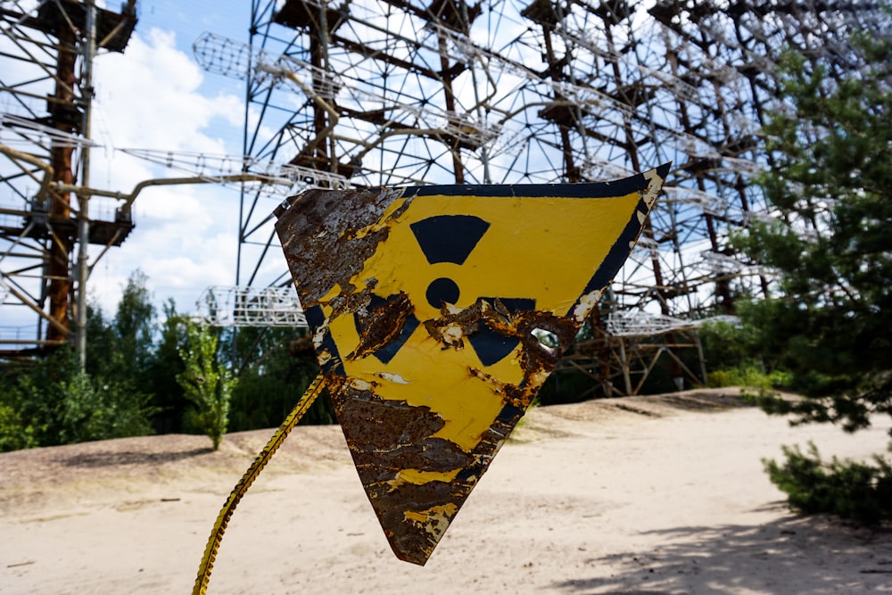 Signalisation jaune et noire des risques biologiques