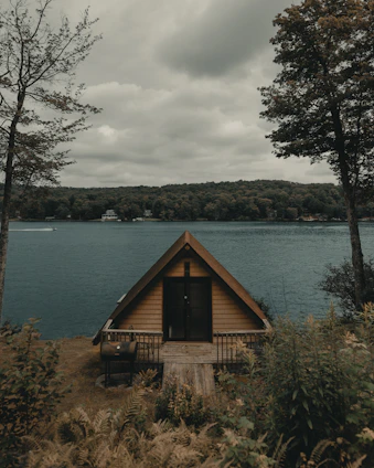 crossroad tiny homes and cabins on water