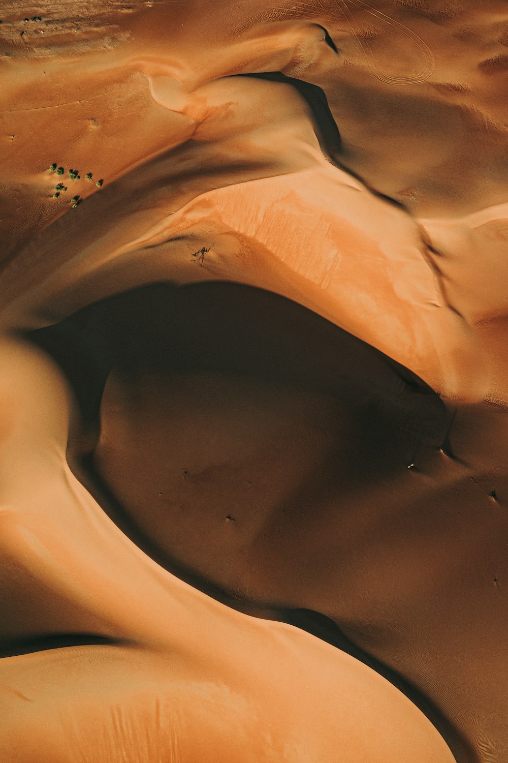 茶色の砂漠の航空写真