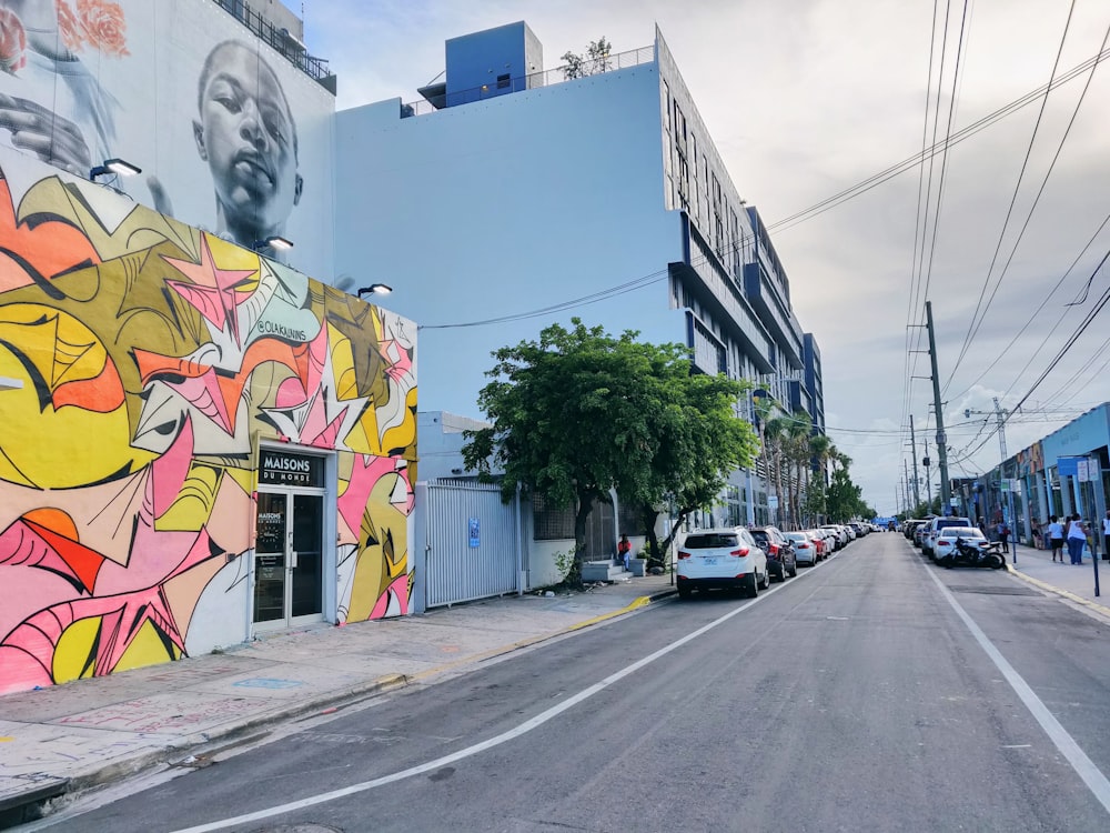 white and multicolored concrete building