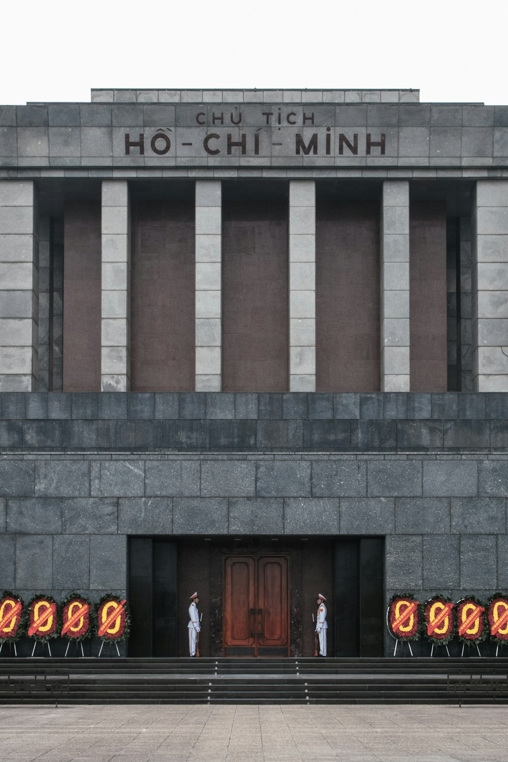 회색 돌 Ho-Chi-Minh 건물