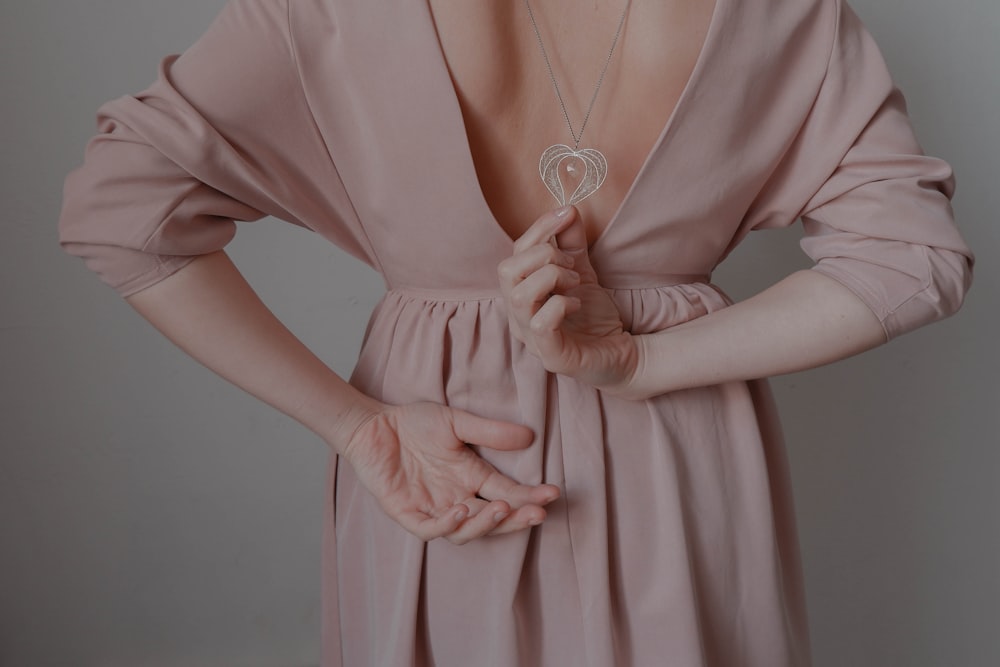 여성용 핑크 오픈 백 긴팔 드레스