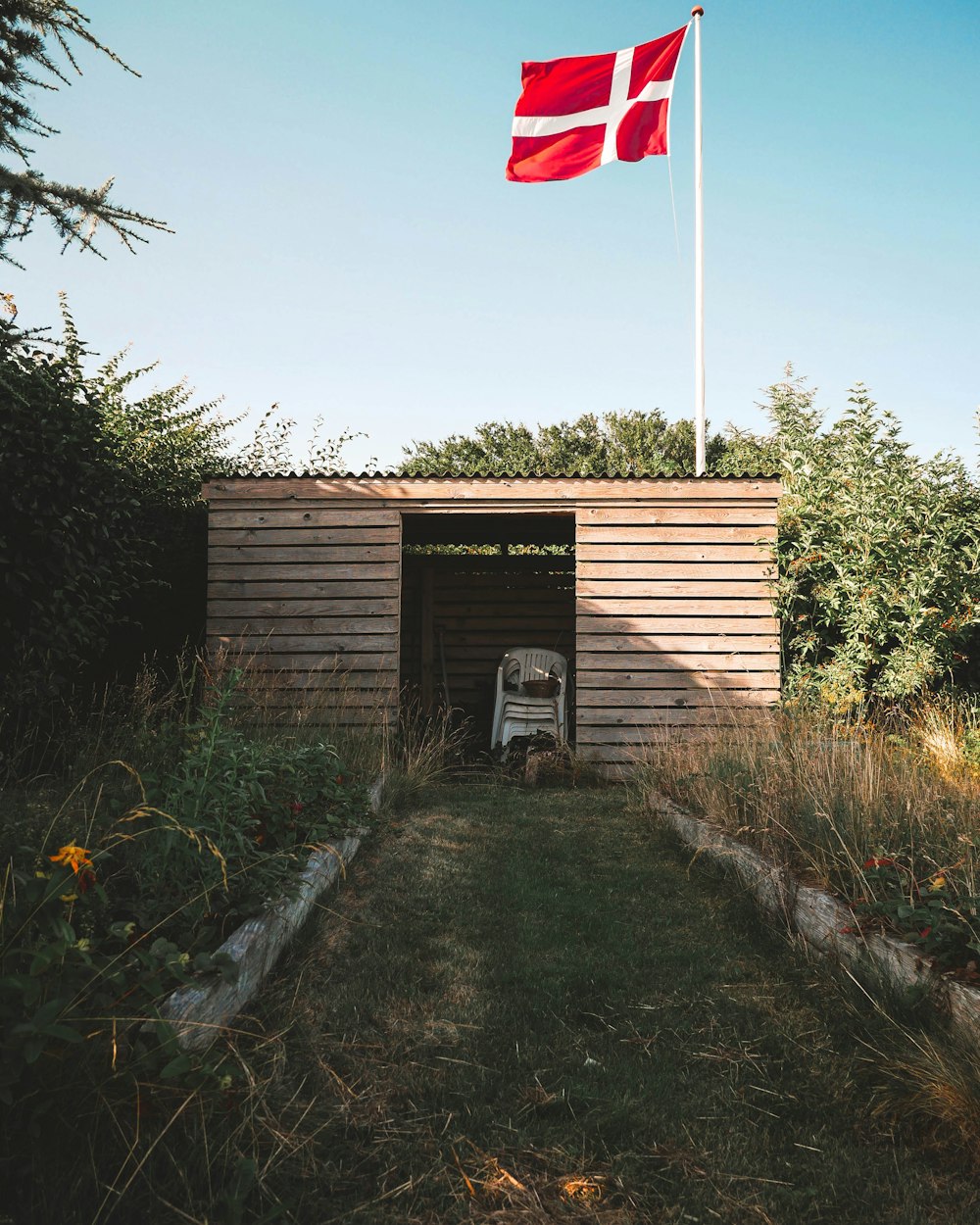 red and white cross flag