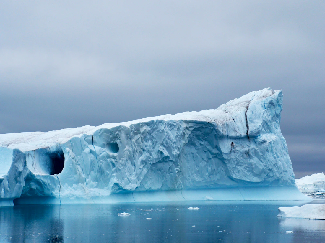 White glacier front