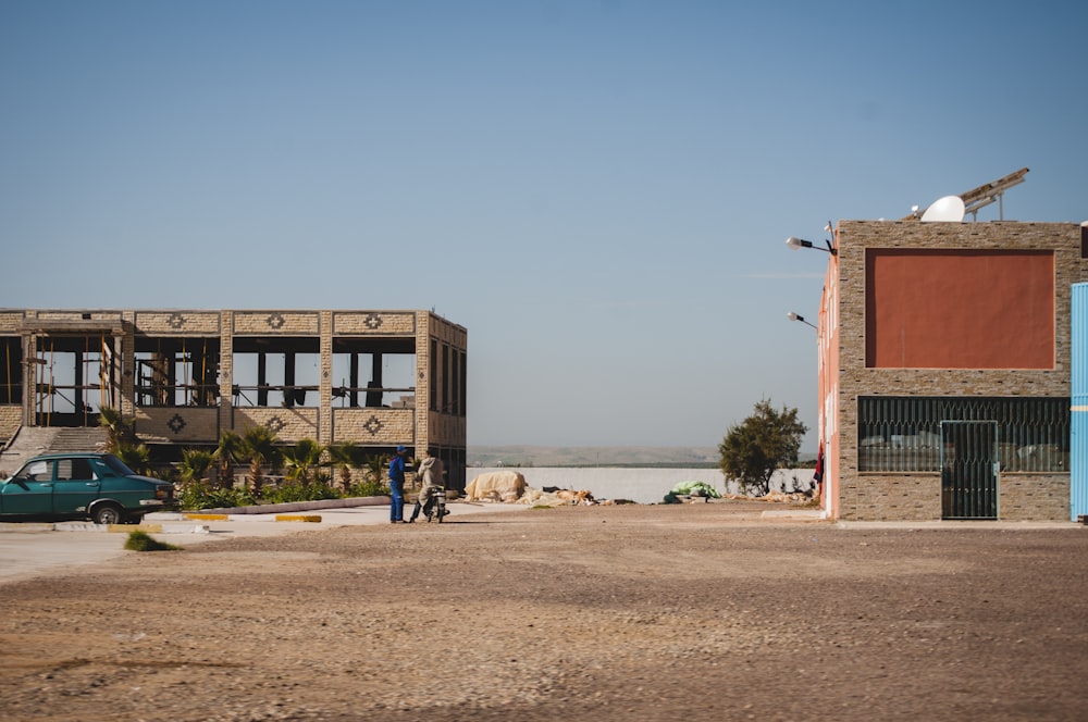 brown concrete building