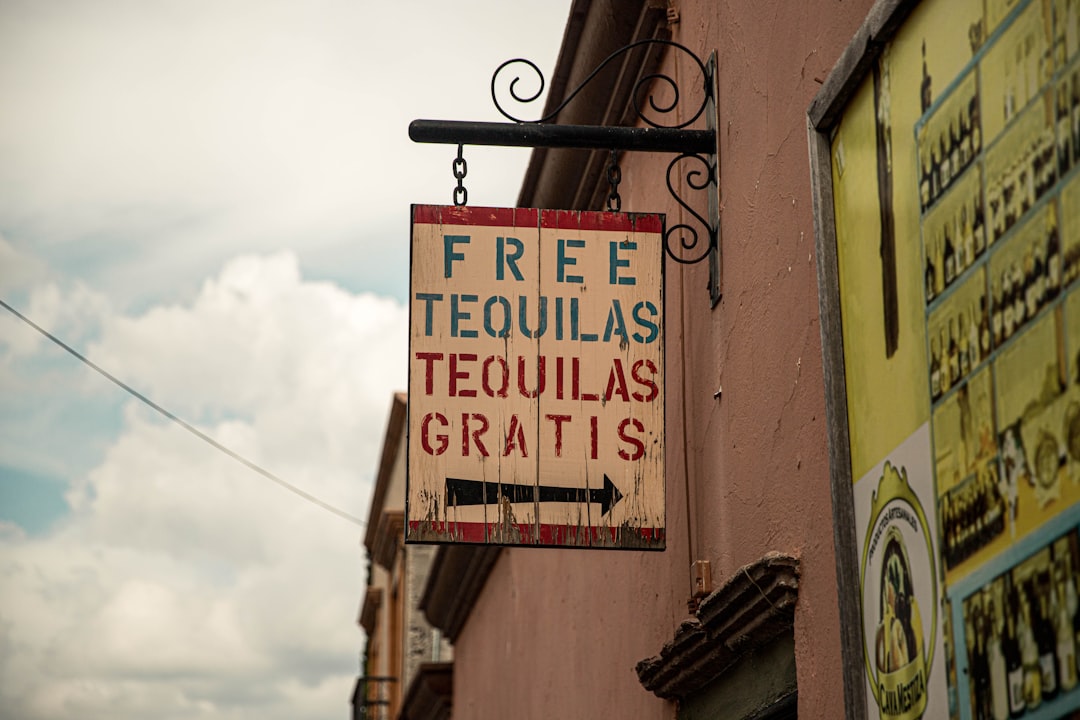 free tequilas gratis signage