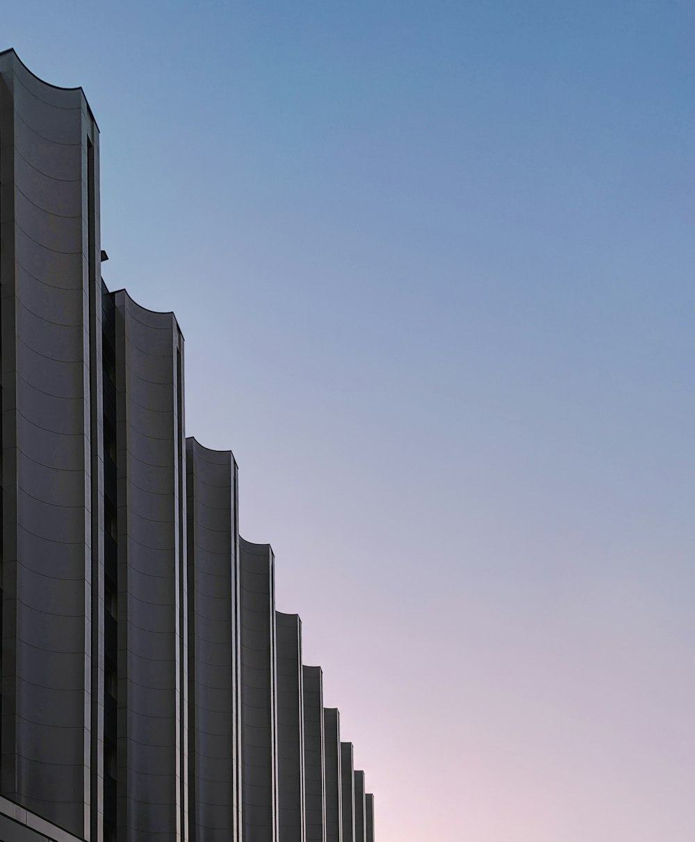 a row of tall buildings sitting next to each other