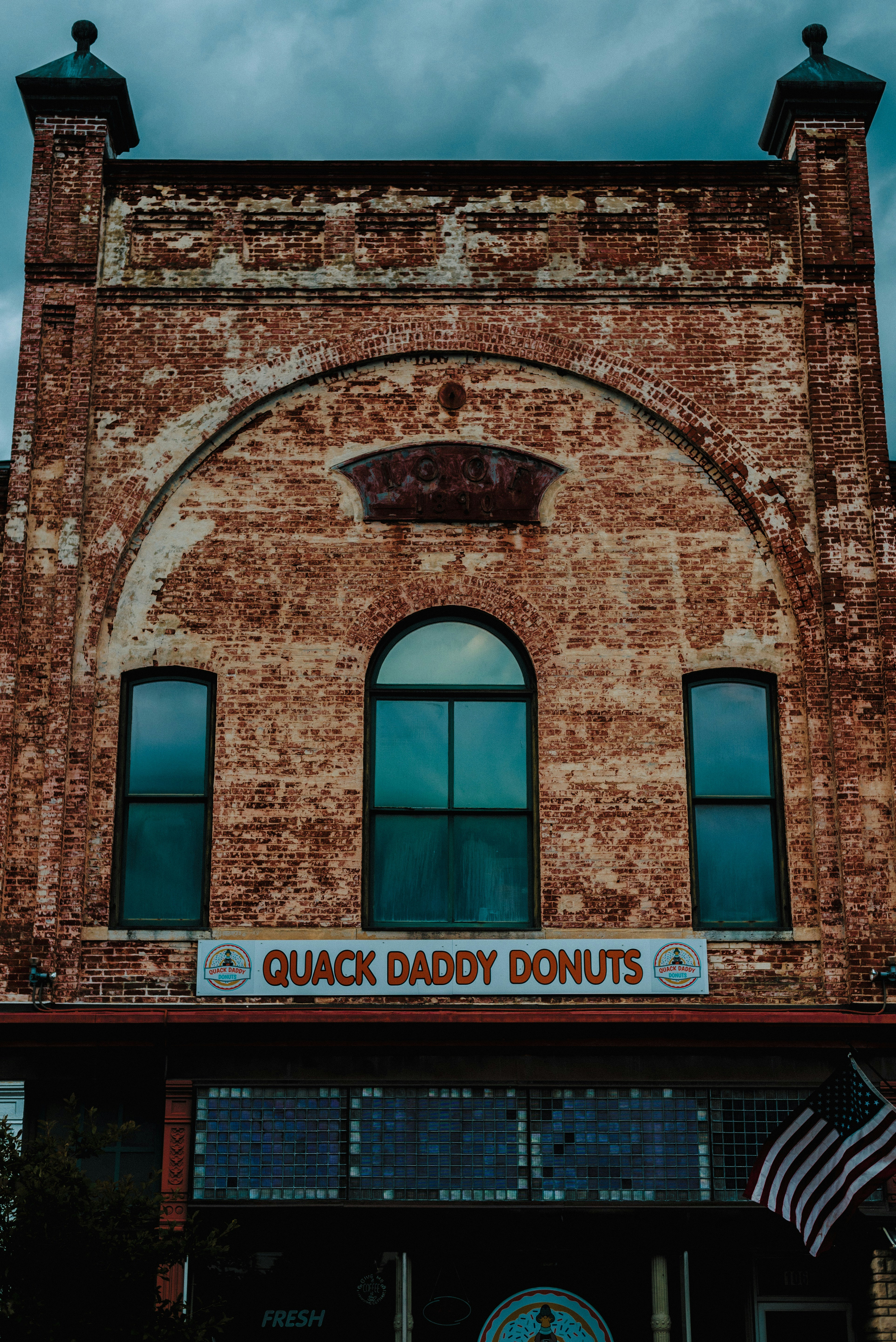 brown brick buidling