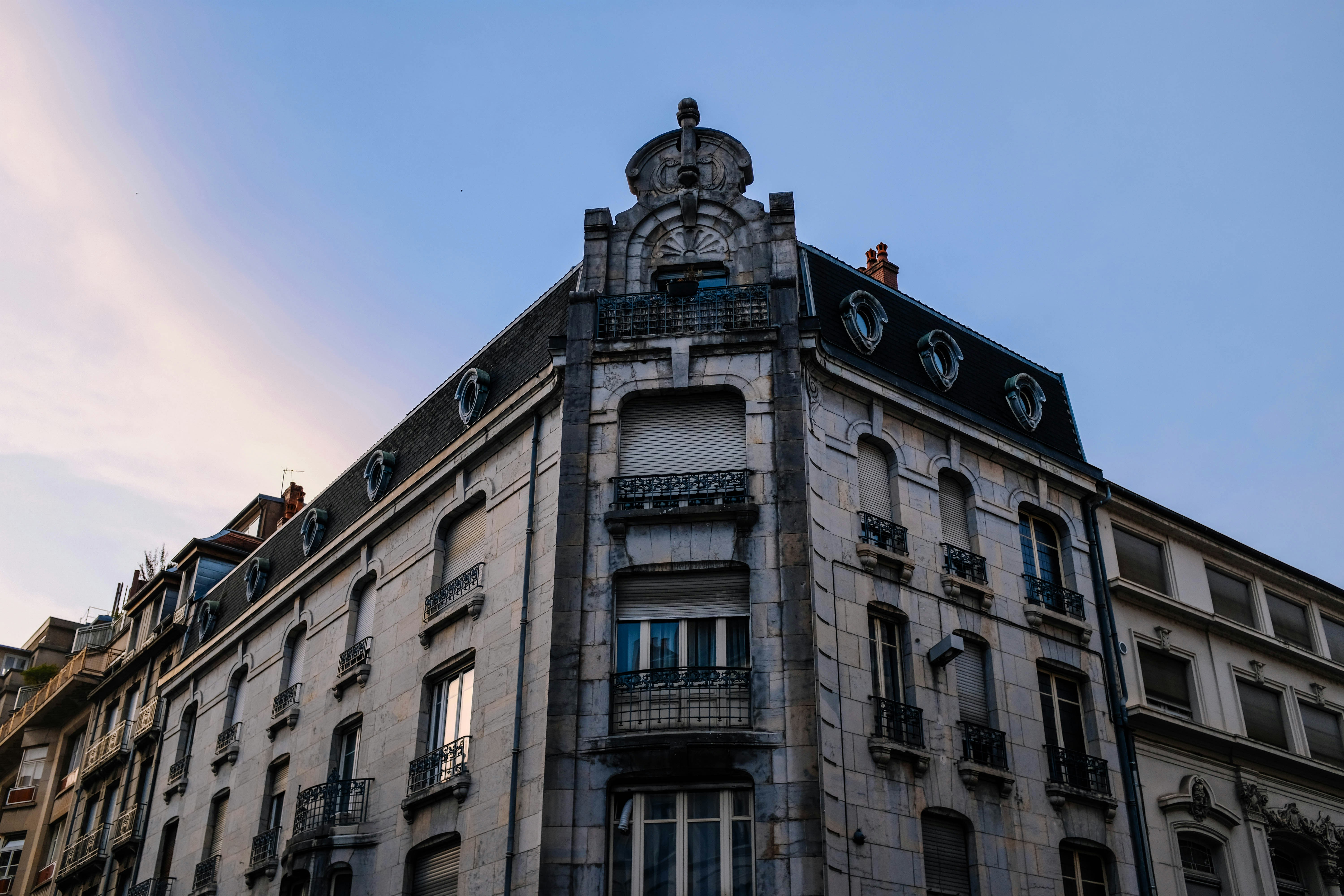 Photo by adrienolichon