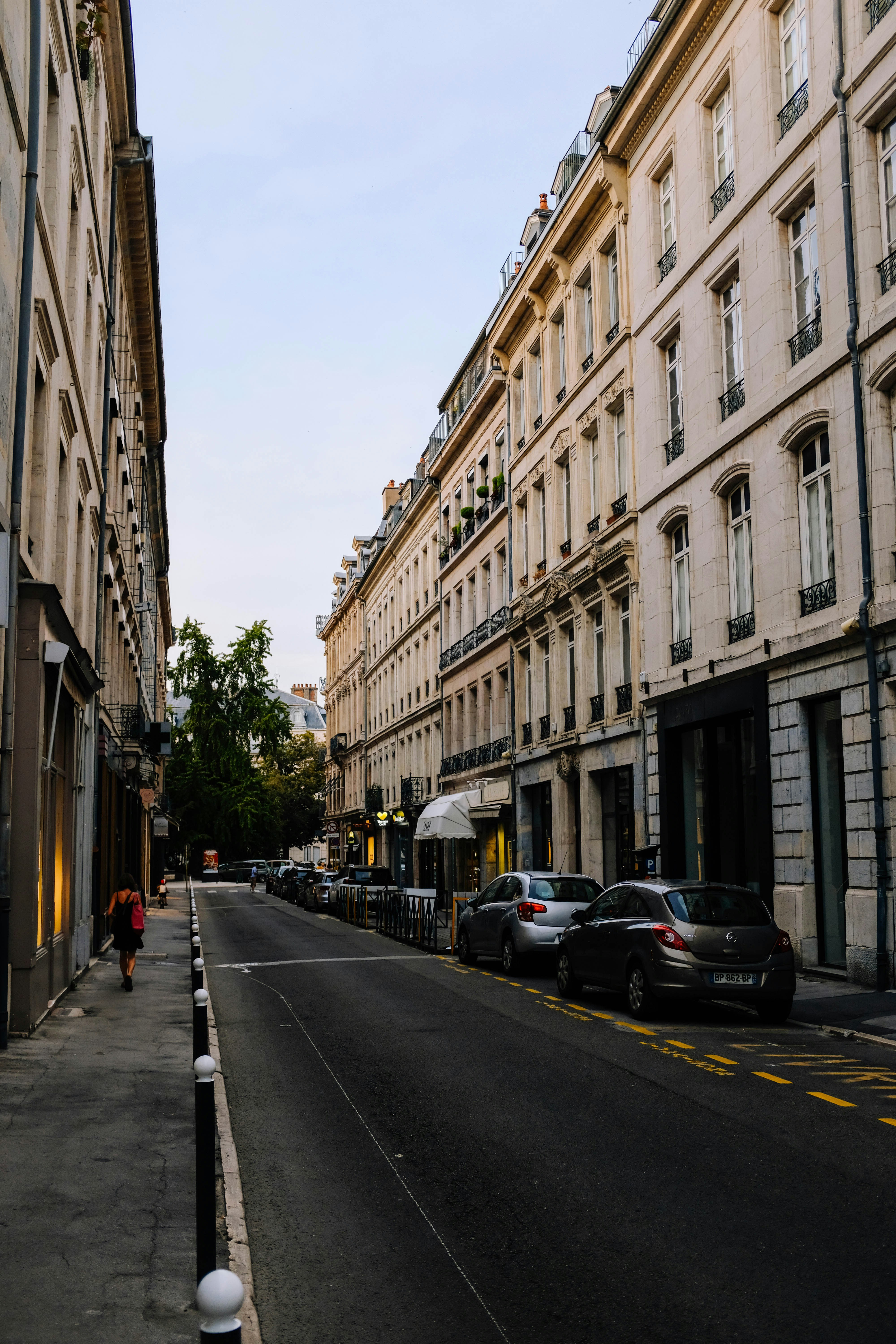 Photo by adrienolichon