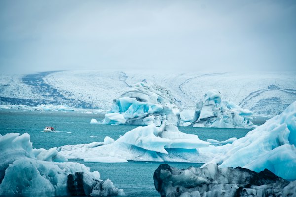 Icebergs below the glacier at Jökulsárlón — Höfn, Iceland