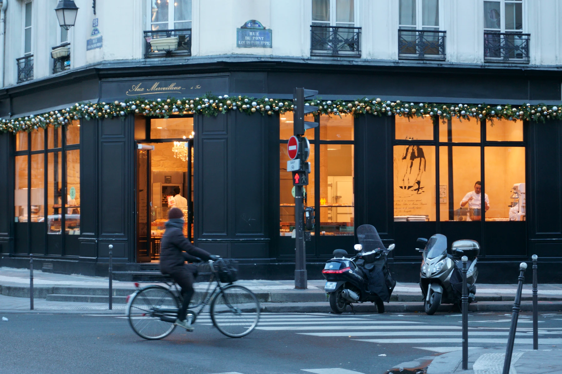Illustrative photograph for how to plan a paris bakery morning; it does not document a named venue or current service.