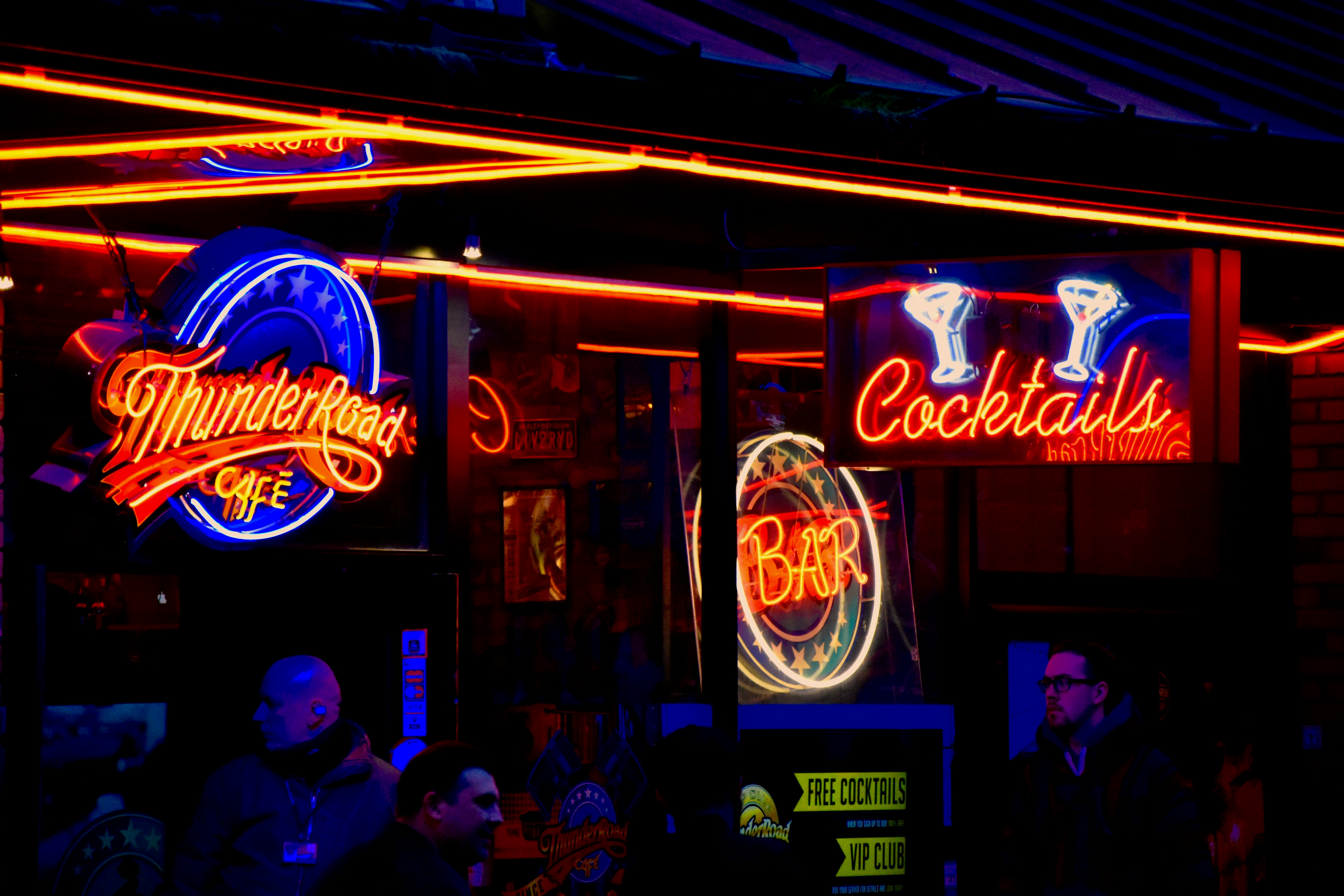 Cocktails LED signage