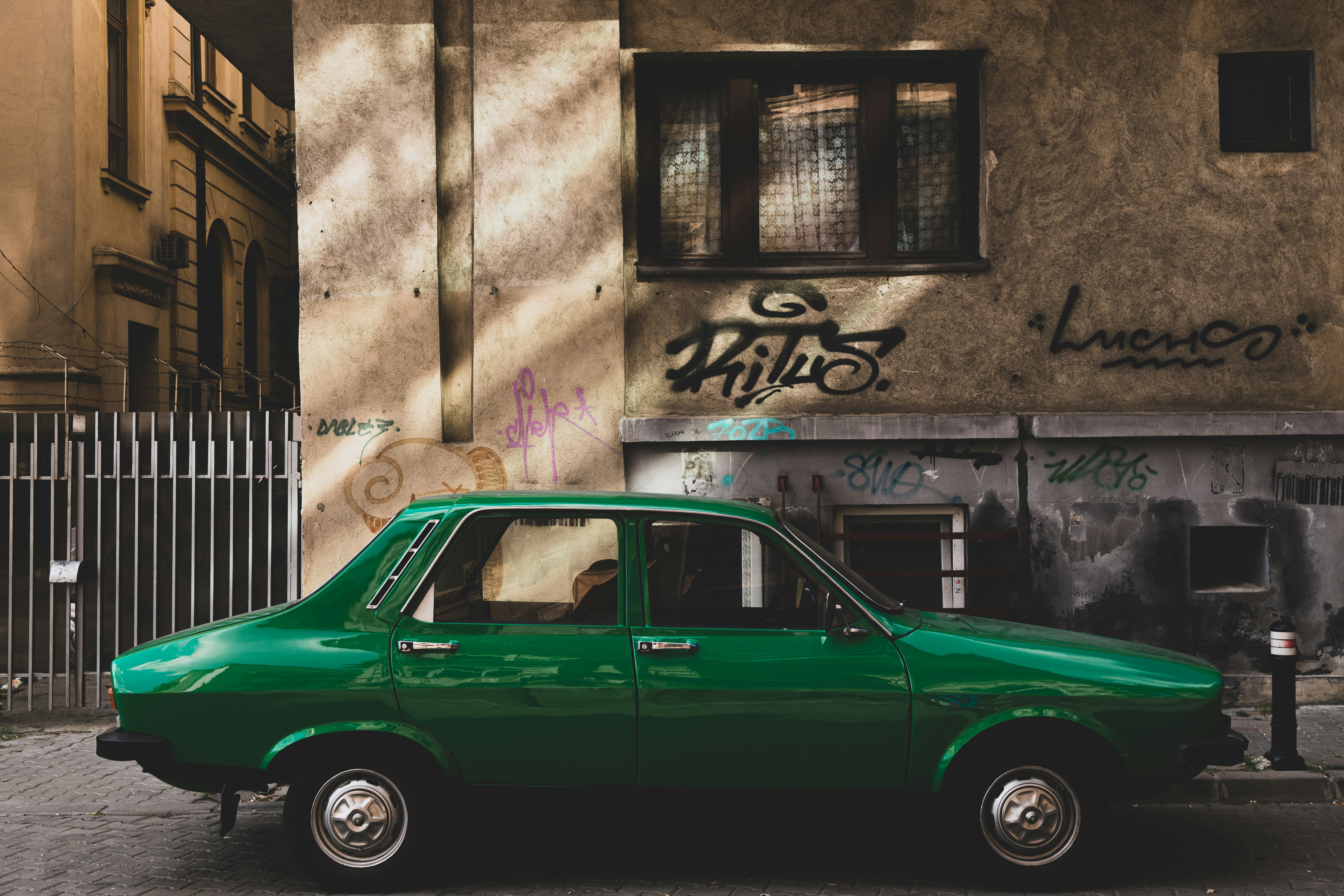 Carro Renault 12 Toros verde
