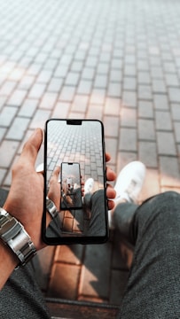 A smooth animation showing infinite scrolling on a mobile news app
