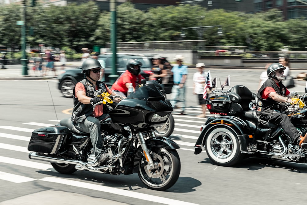 personne conduisant une moto sur route photo – Photo Transport Gratuite sur  Unsplash
