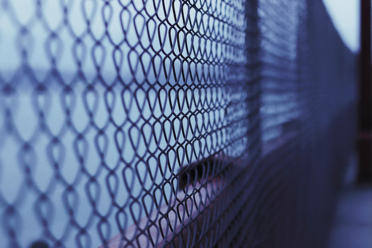 Architecture of a service mesh with Envoy sidecar proxies in Kubernetes