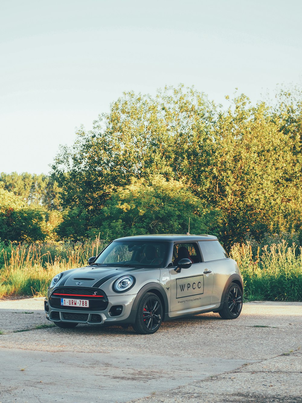 gray Mini Cooper 3-door hatchback