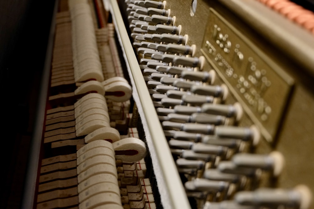 closeup photography of grey piano