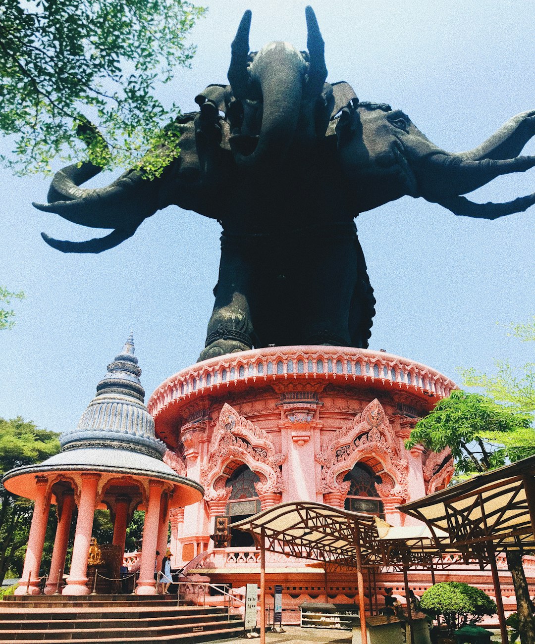 Landmark photo spot Sukhumvit Rd Wat Phra Mahatat