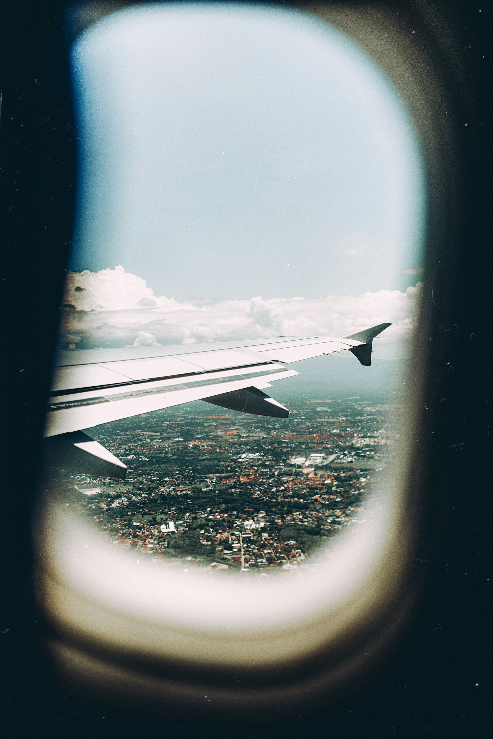 Nikon D800 + Sigma 35mm F1.4 DG HSM Art sample photo. Airplane wing photography