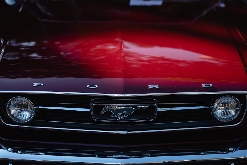 Ford Mustang vermelho