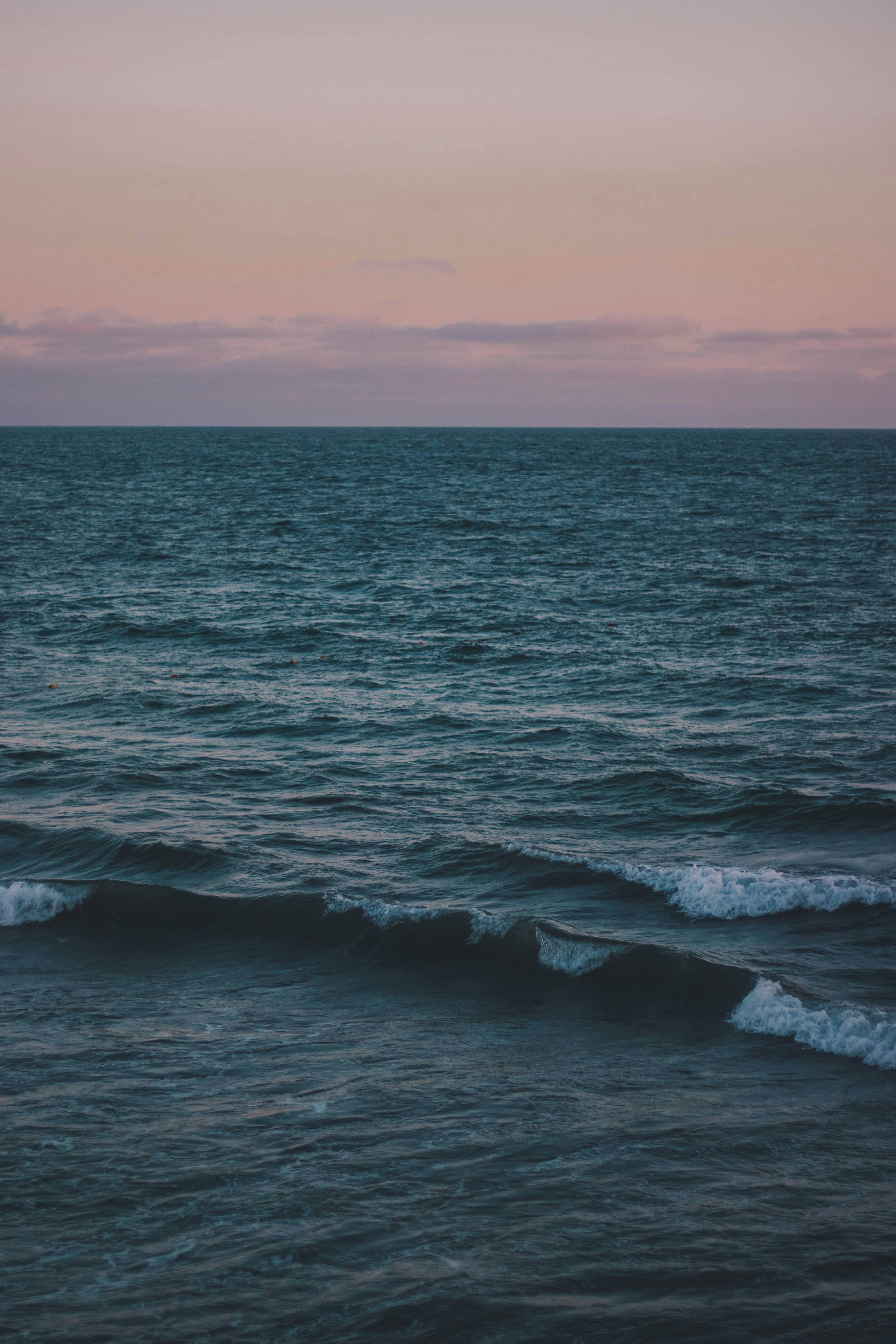 Photo by nadineshaabana