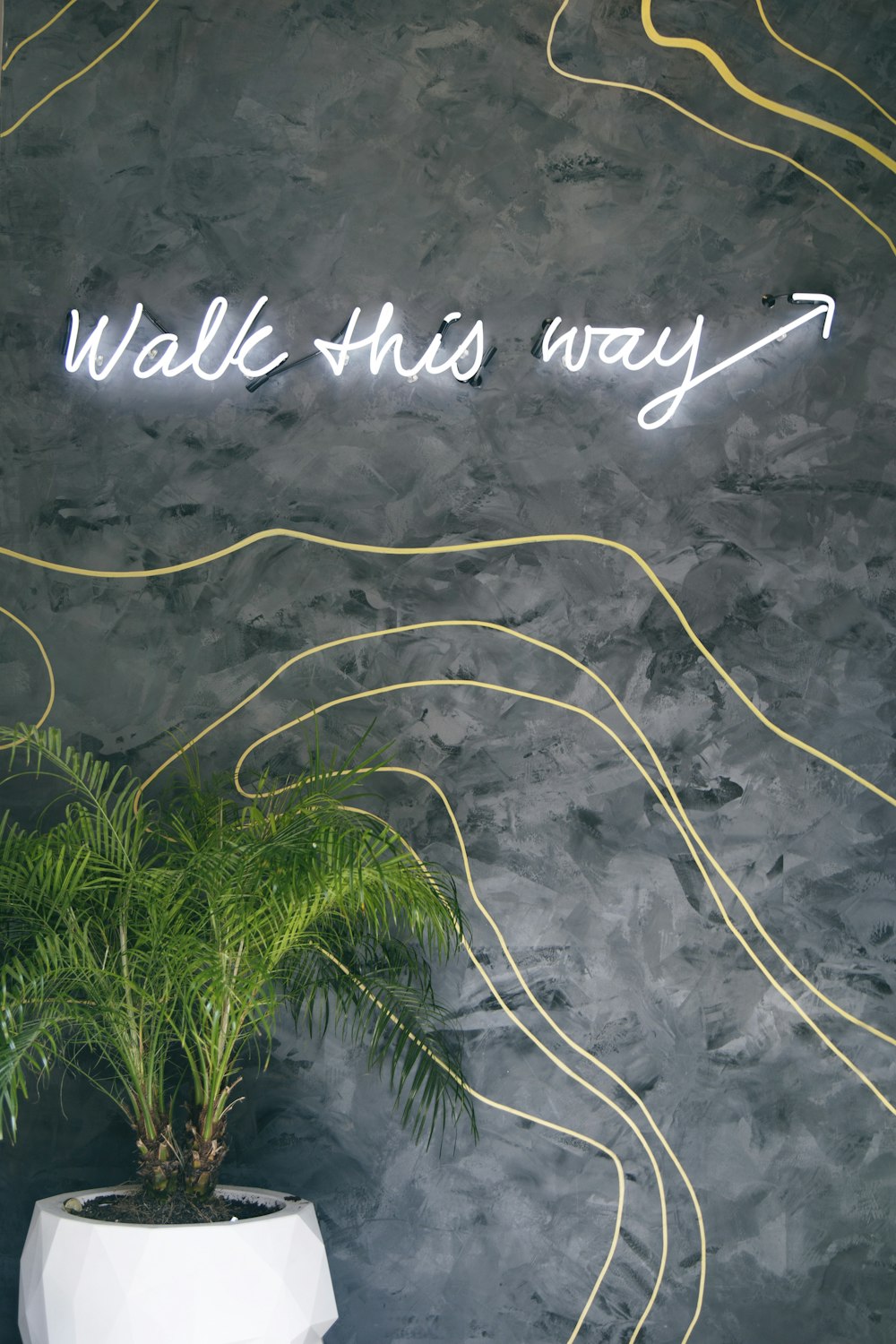 Beschilderung "Walk This Way"