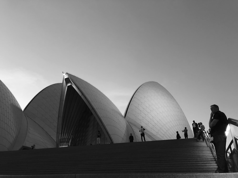 Graustufenfotografie des Sydney Opera House in Australien