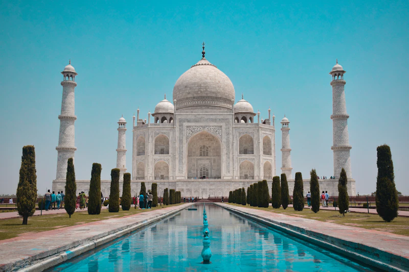 Taj Mahal representing India visa extension for foreign tourists