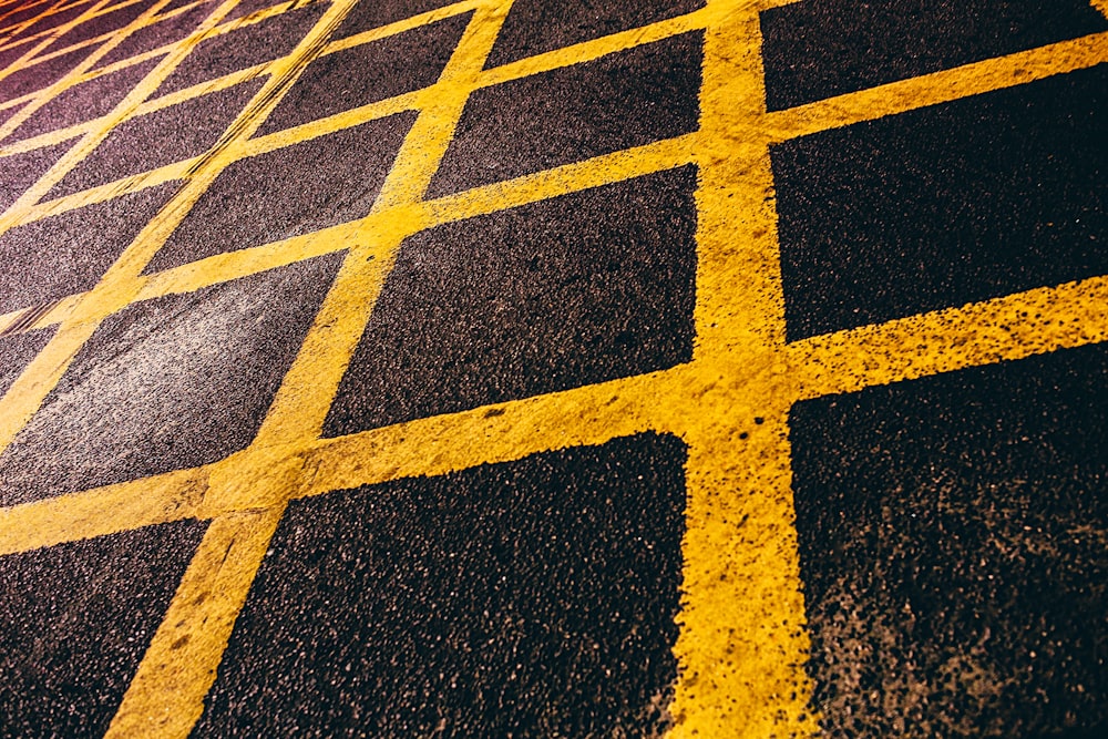 yellow grid mark