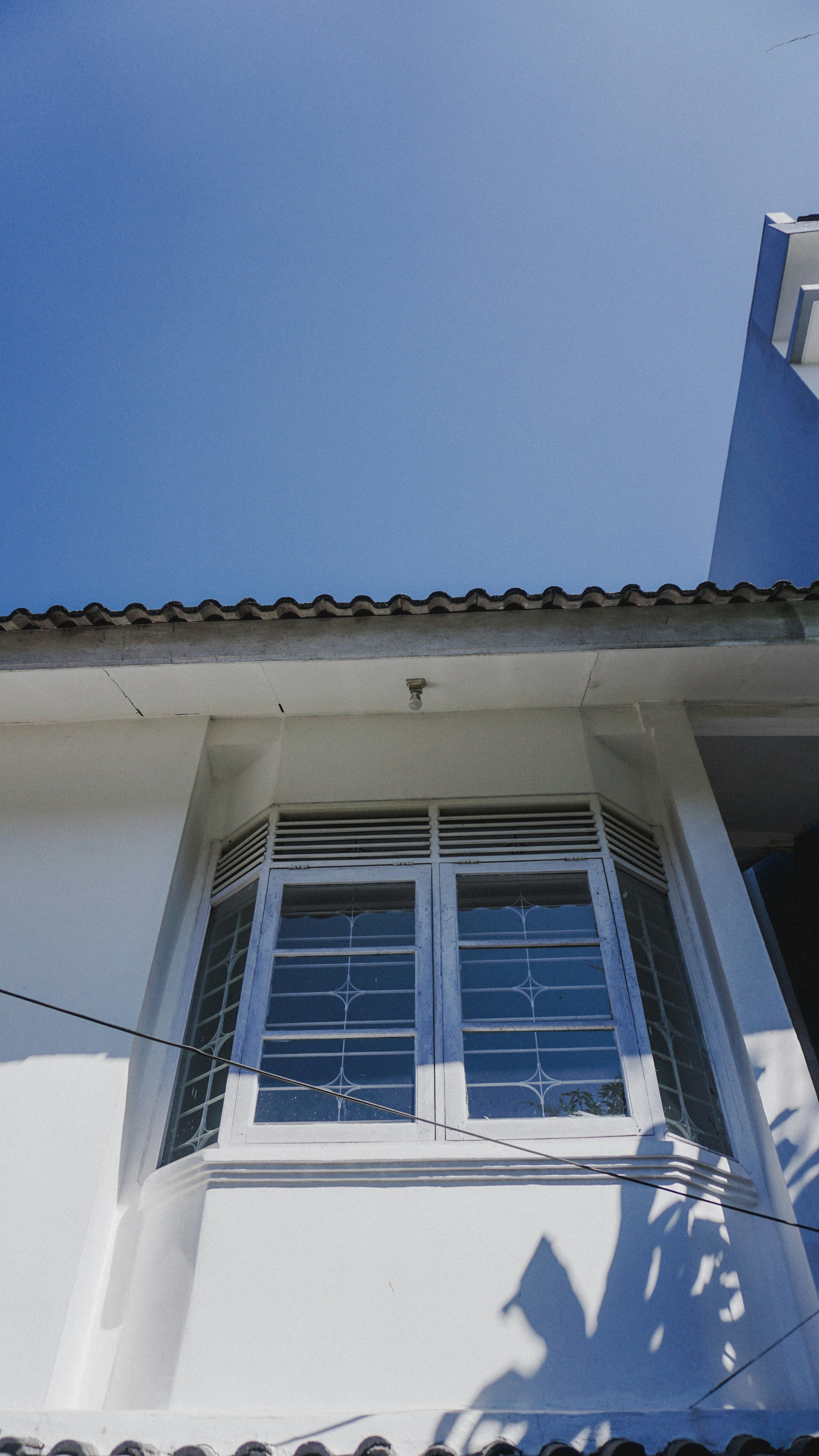 Front Fixed Window