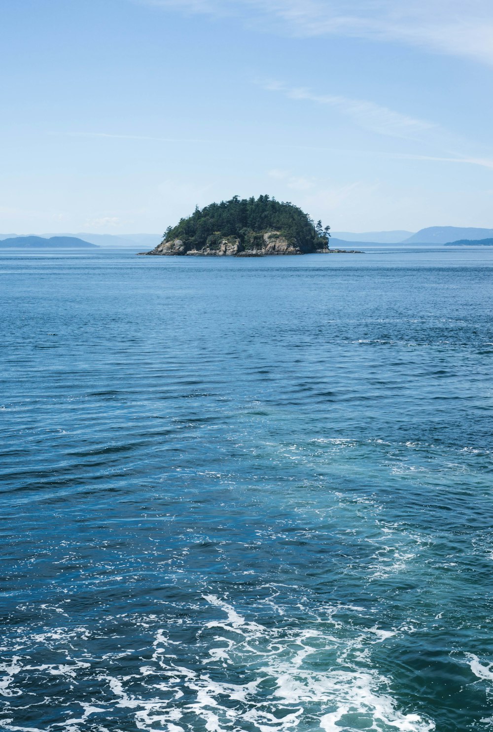 green islet during daytime