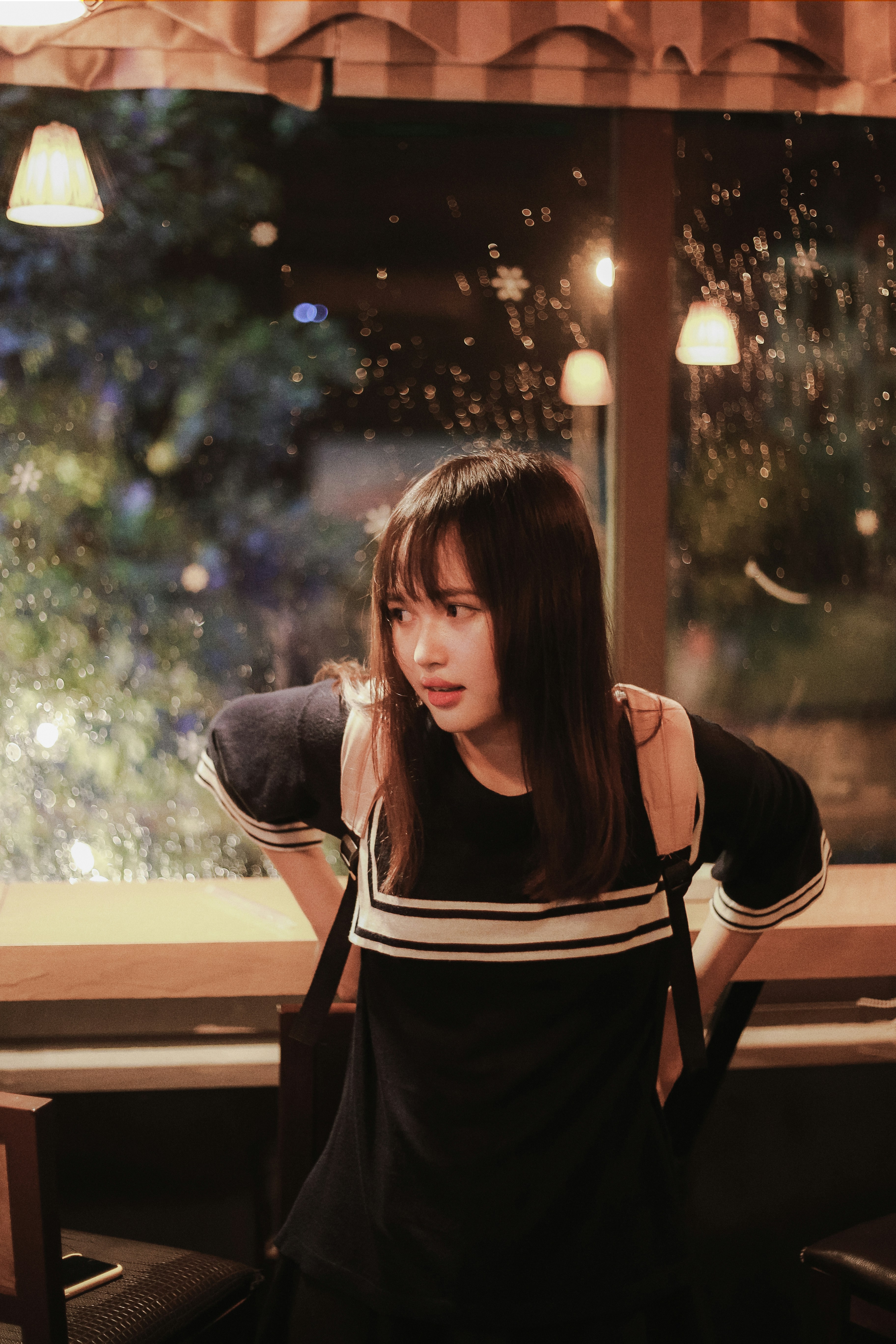 women's black crew-neck shirt