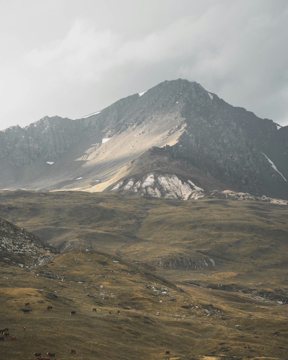 black and gray mountain close-up photography