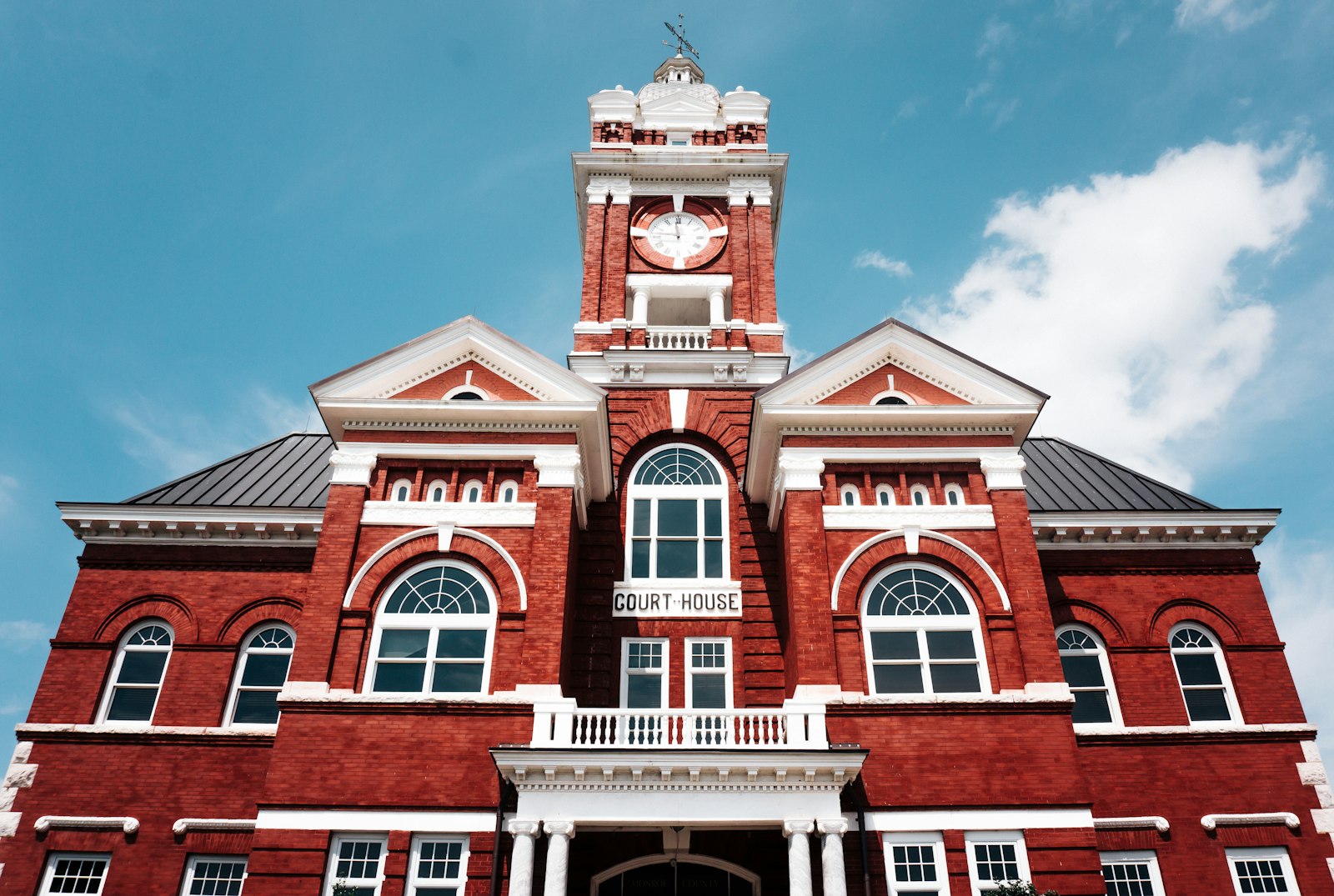A historic government court house, symbolizing public-sector institutions