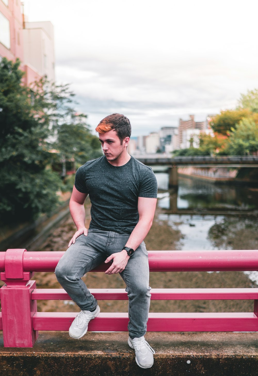 man siting on focus photography