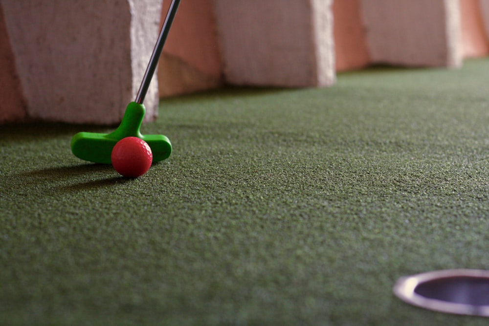 A group of children playing a game of mini golf photo – Group of kids Image  on Unsplash