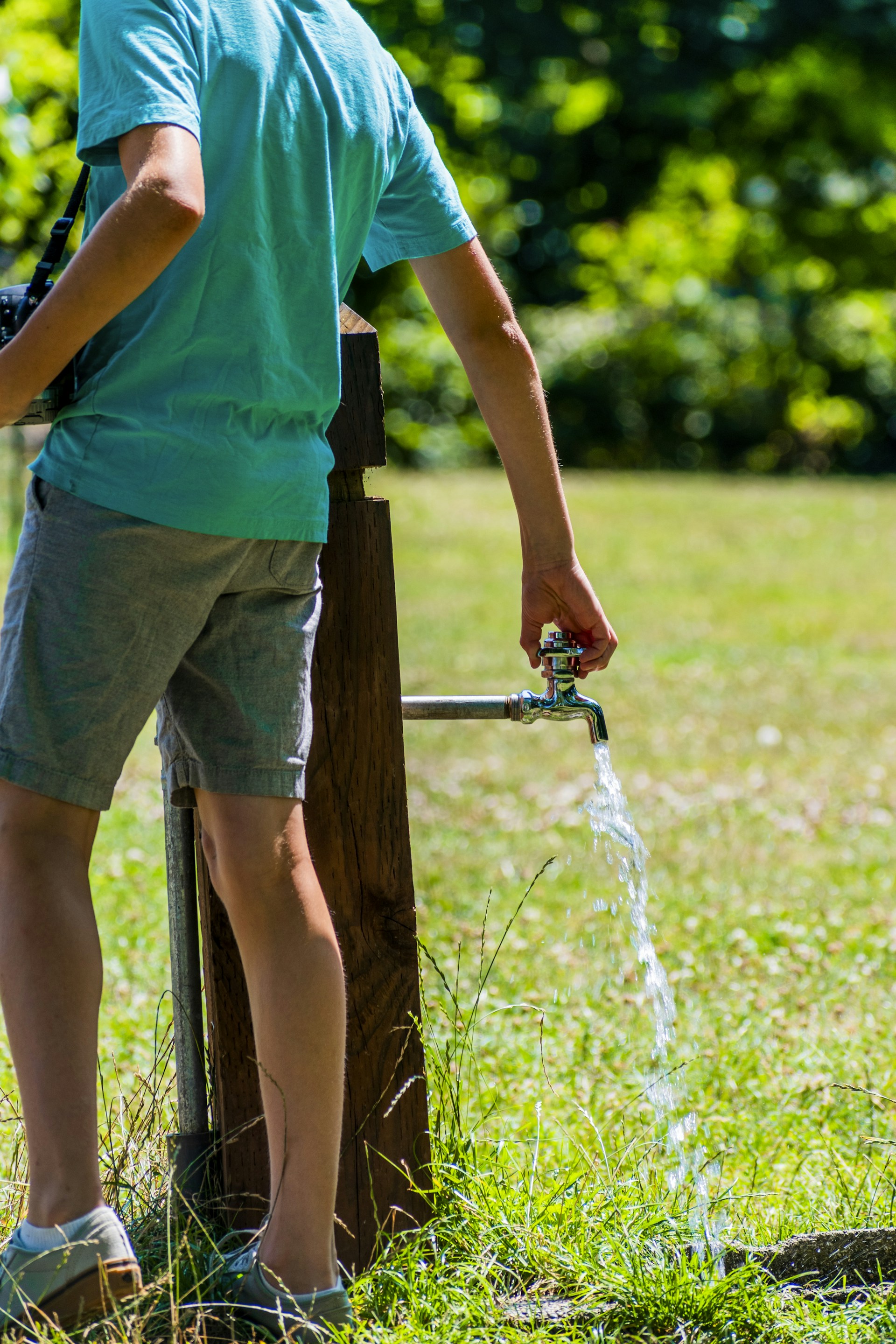 black and brown leather padded tub sofa