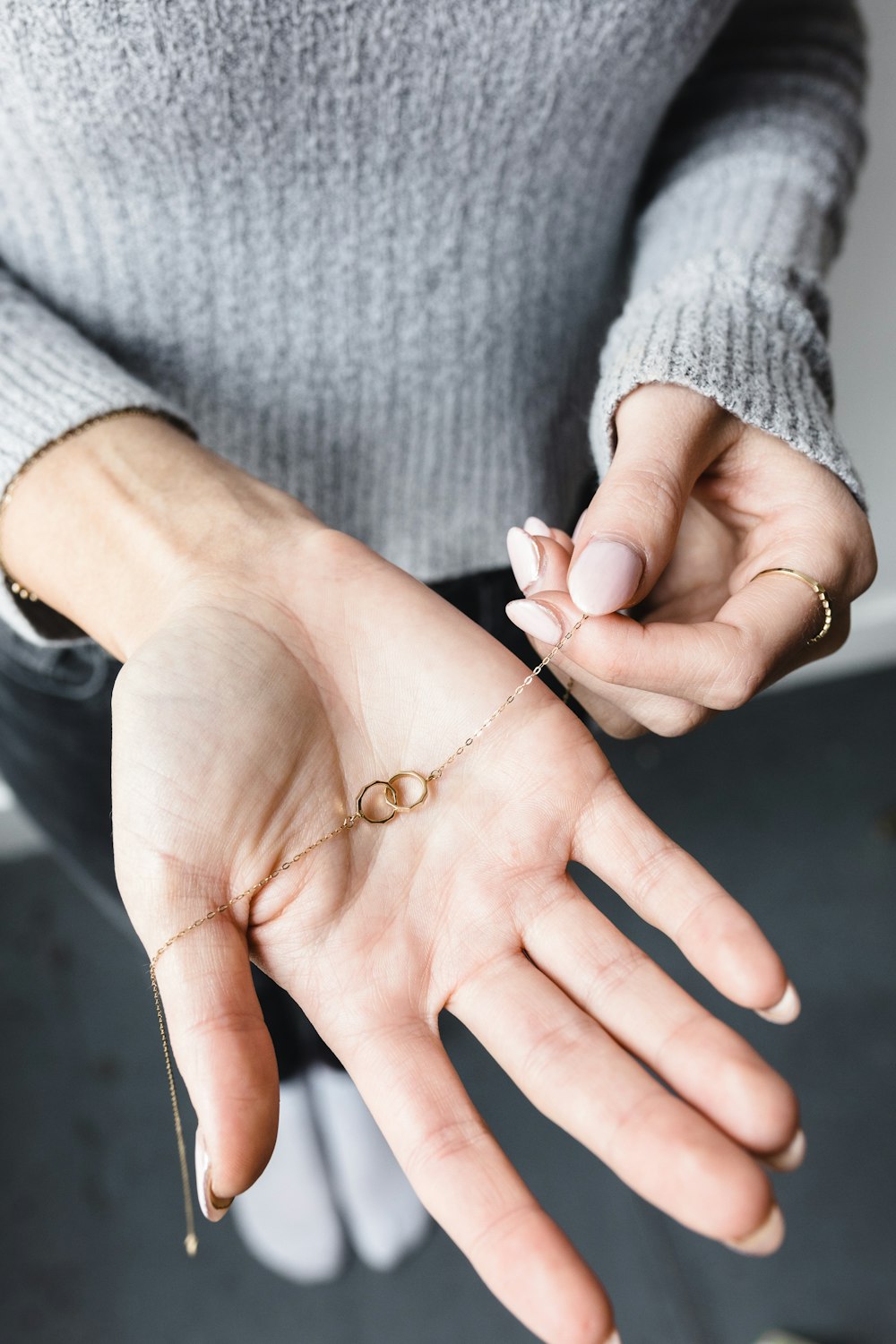 gold-colored necklace