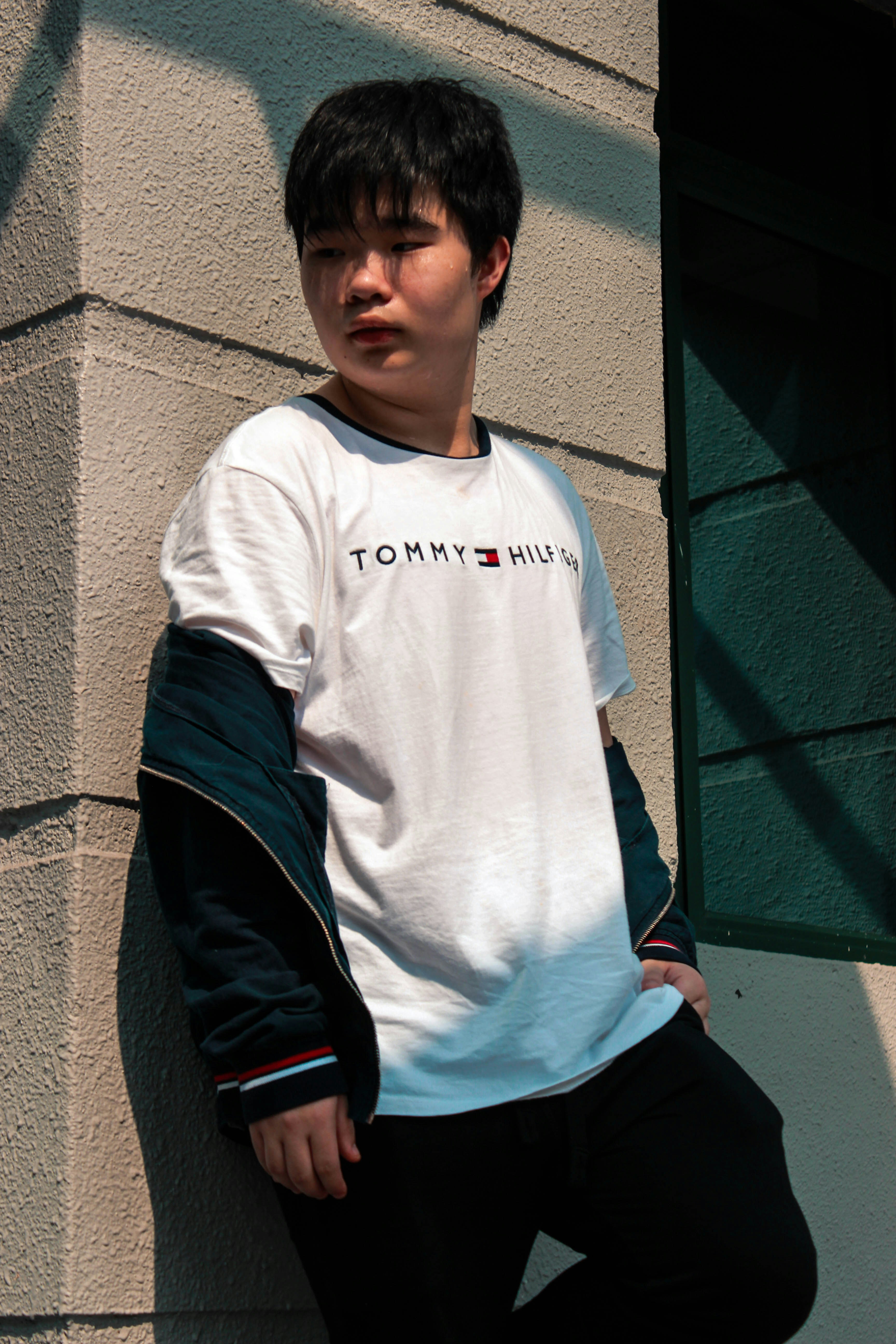 man wearing white shirt