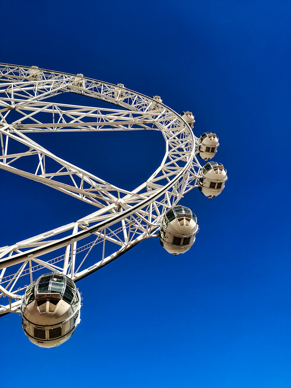 white Ferris wheel during daytime