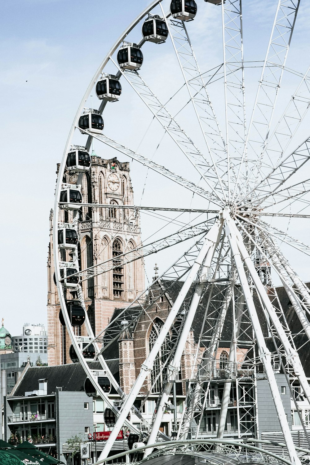 white ferries wheel