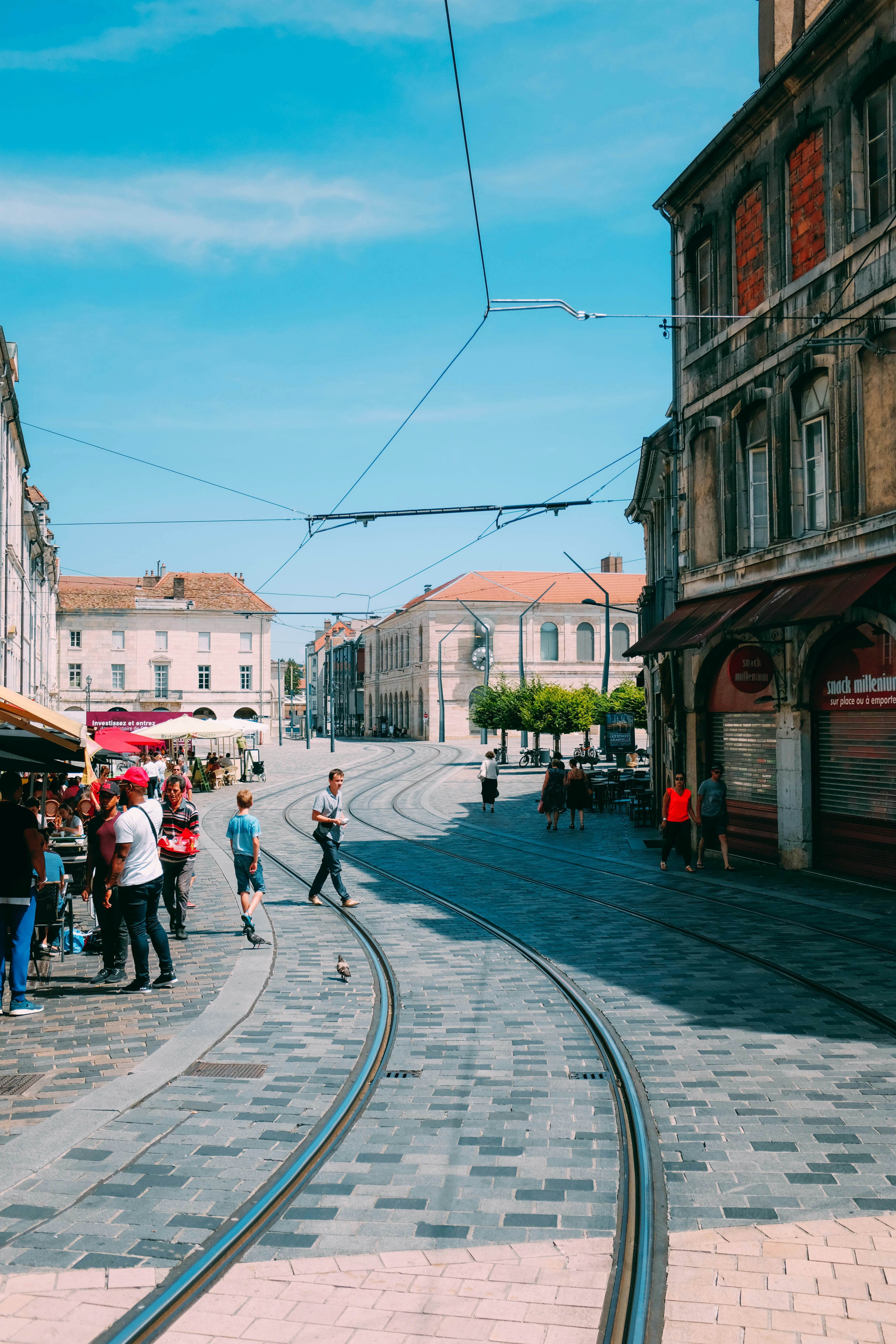 Photo by adrienolichon