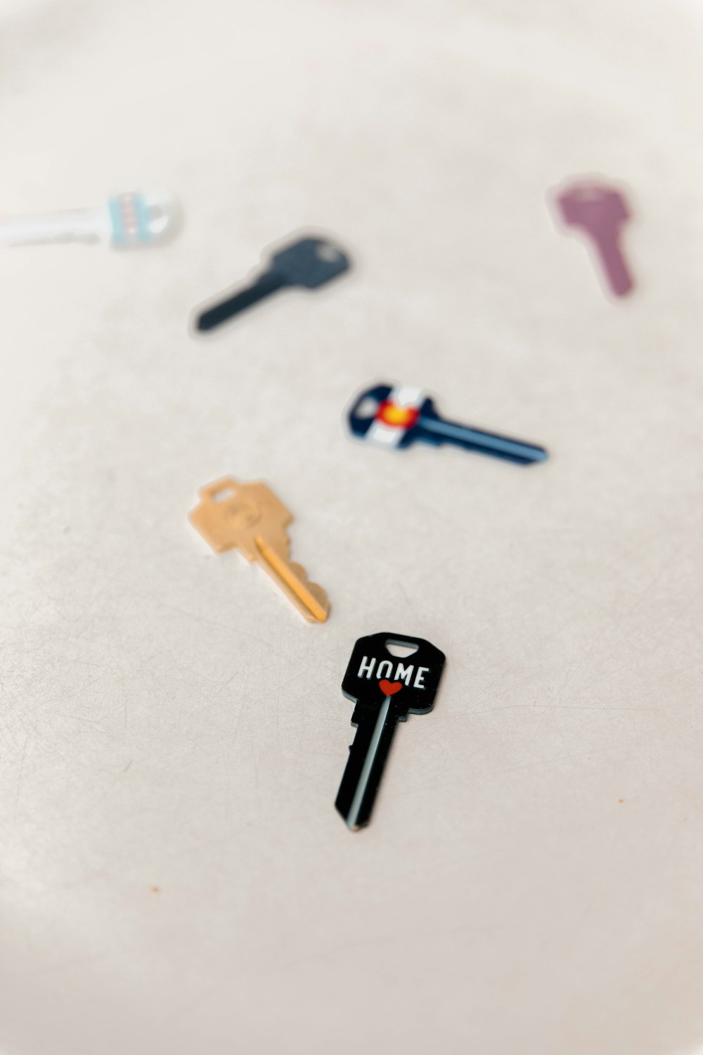 assorted-color keys
