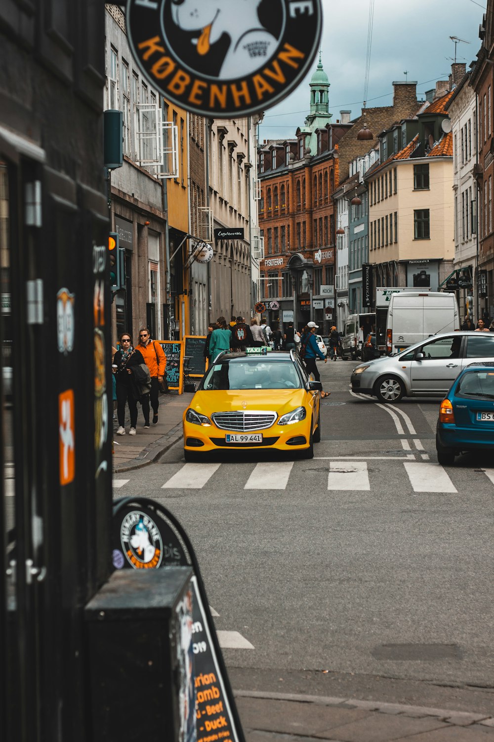 Véhicule jaune