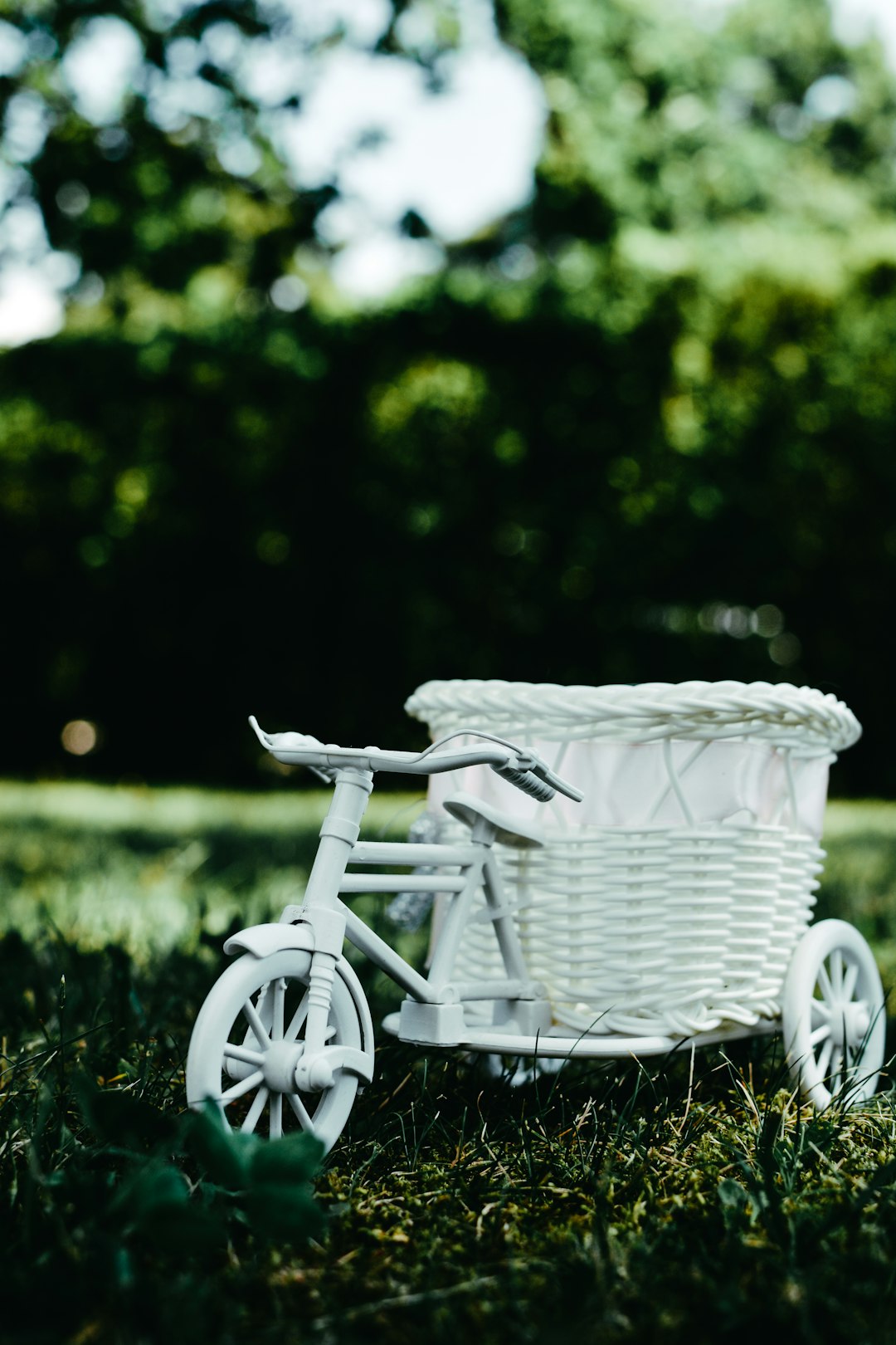 white bike scale model